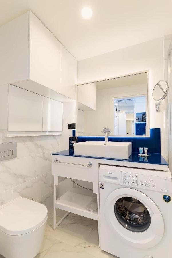 Lux Apartaments Батуми Экстерьер фото