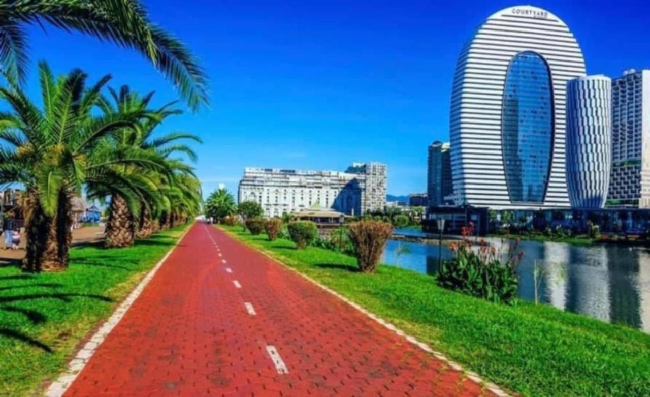 Lux Apartaments Батуми Экстерьер фото
