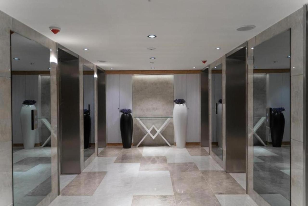 Lux Apartaments Батуми Экстерьер фото