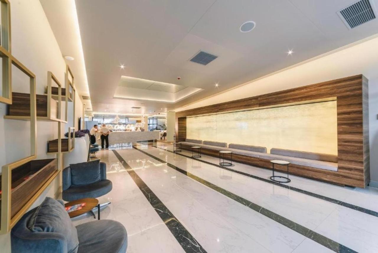Lux Apartaments Батуми Экстерьер фото