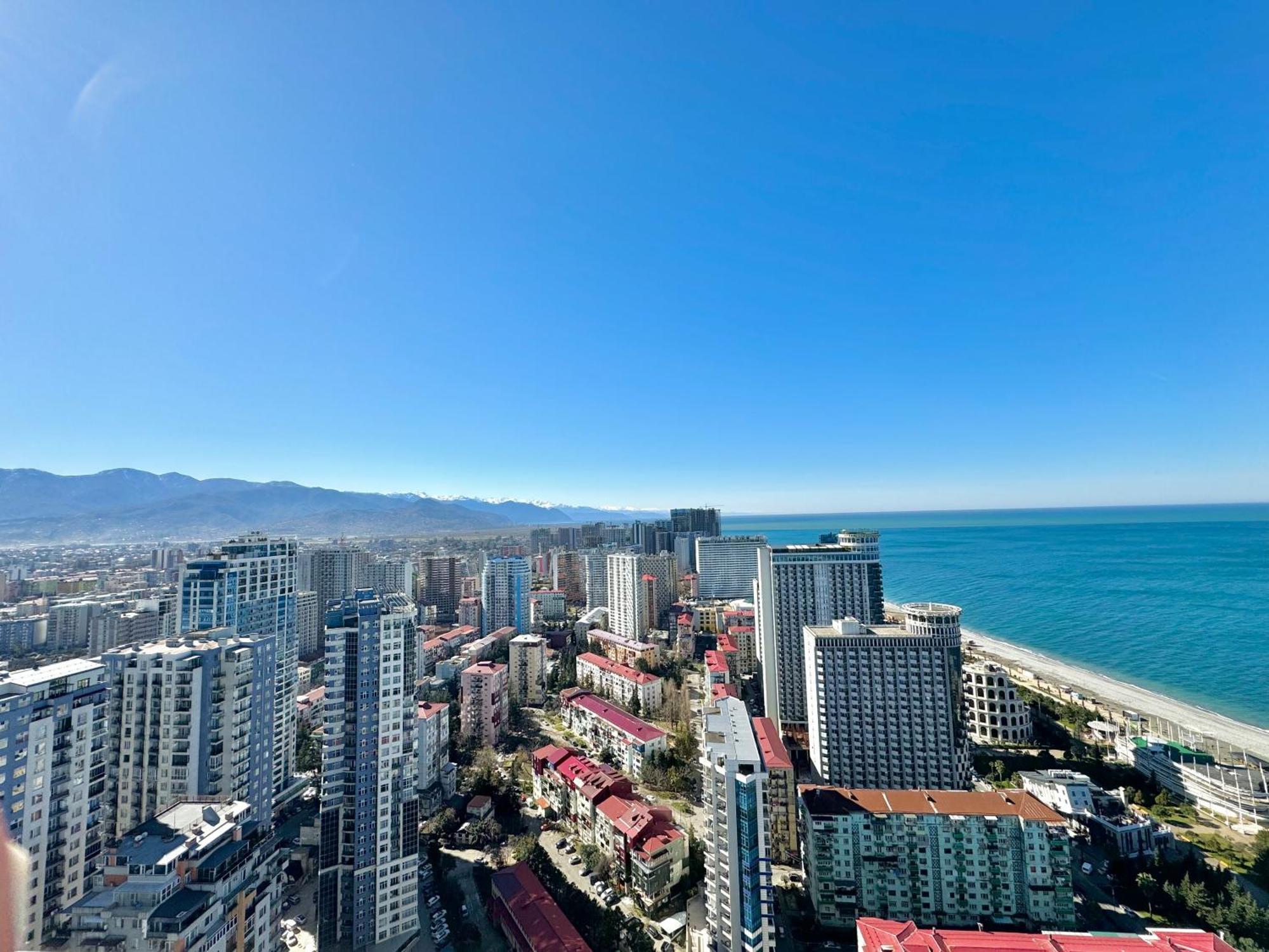 Lux Apartaments Батуми Экстерьер фото