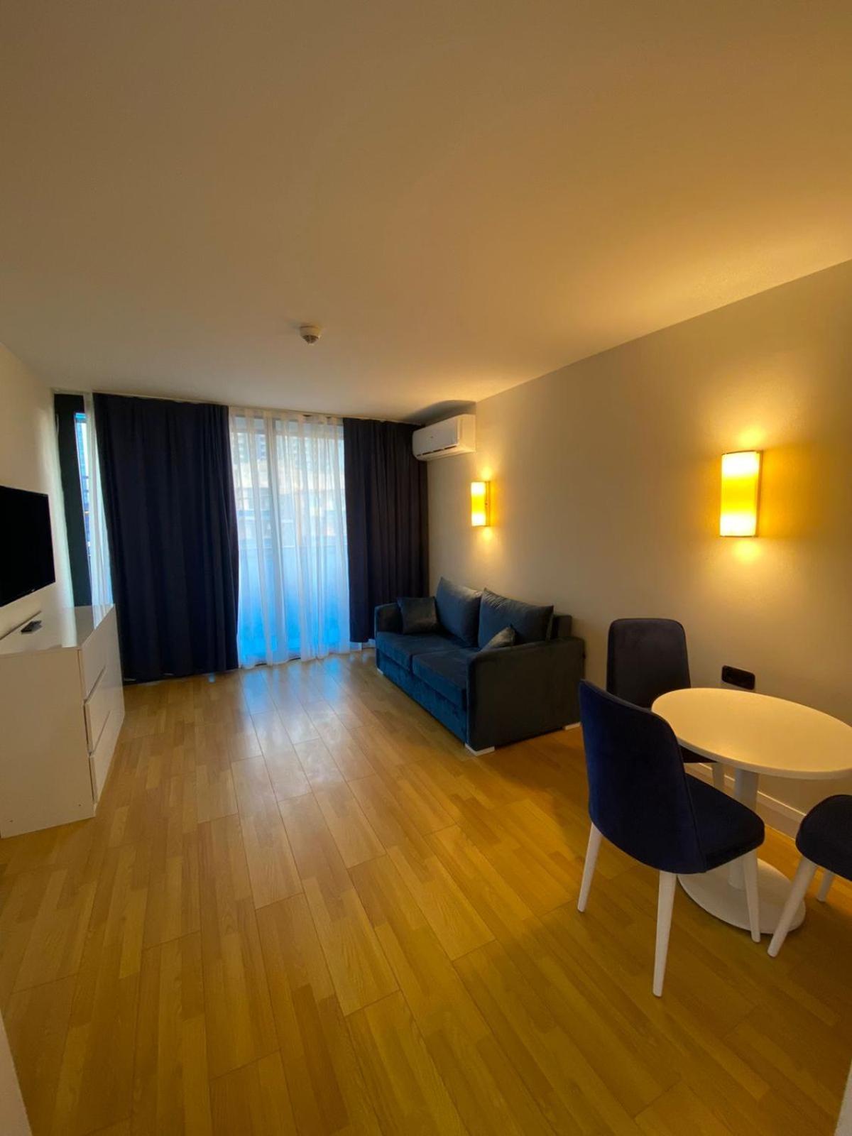 Lux Apartaments Батуми Номер фото